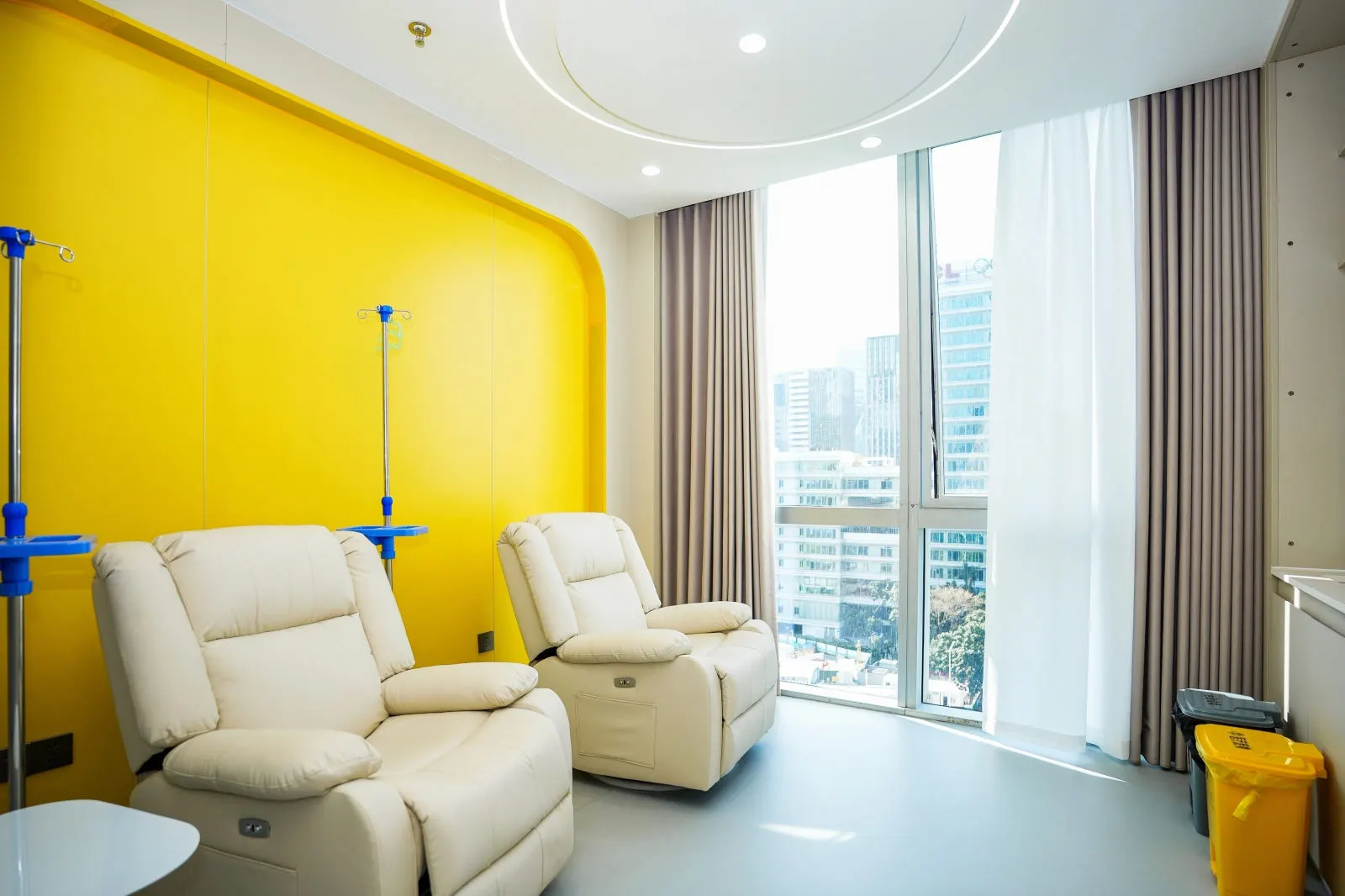 Treatment and infusion suite for immunotherapy at Minlezi Clinic